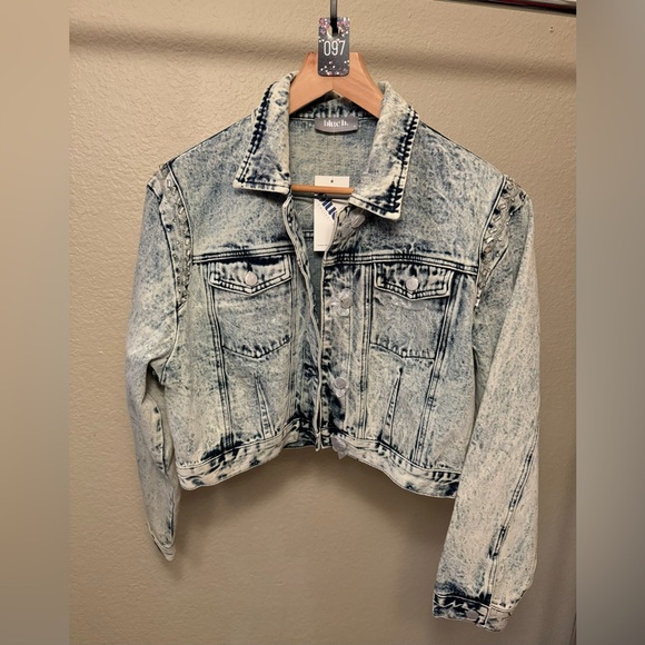 Check this girl out!! She is fire NWT M - Picture 3 of 7